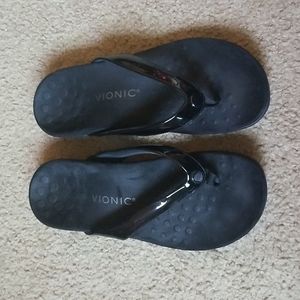 Women's Vionic sandals size 8 black